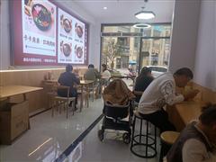 华润国际57平餐饮粉店转让